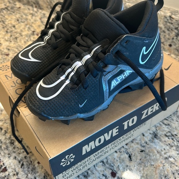 Nike Black Football or Lacrosse Shoes - Picture 4 of 8